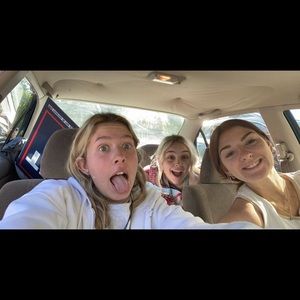 Meet your Posher, Ariana